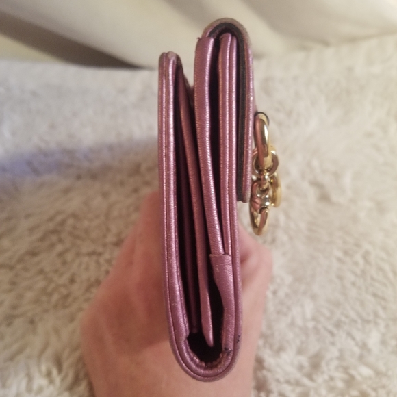 Gucci Canvas Guccisima Metallic Pink Wallet - Picture 4 of 16
